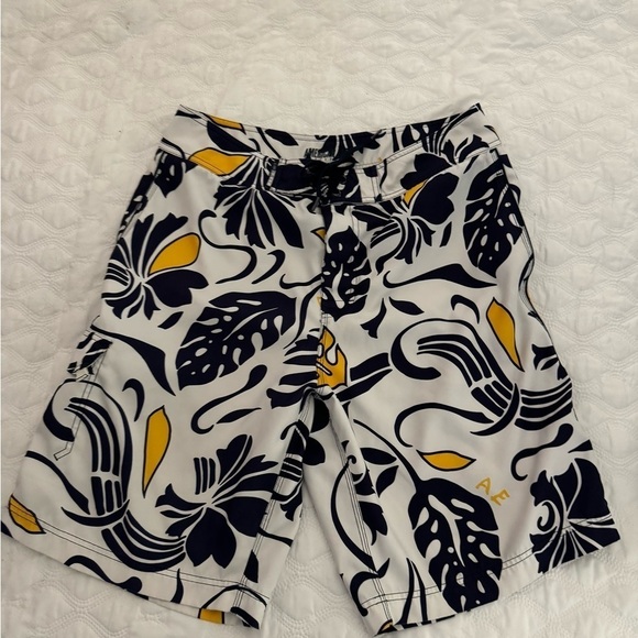 American Eagle BOARD SHORTS Mens 34 Blue Tellow White Floral Aloha Swim Trunks - Picture 8 of 10